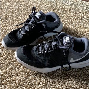 Nike Womens Core Motion TR 3 Mesh Running  Shoes